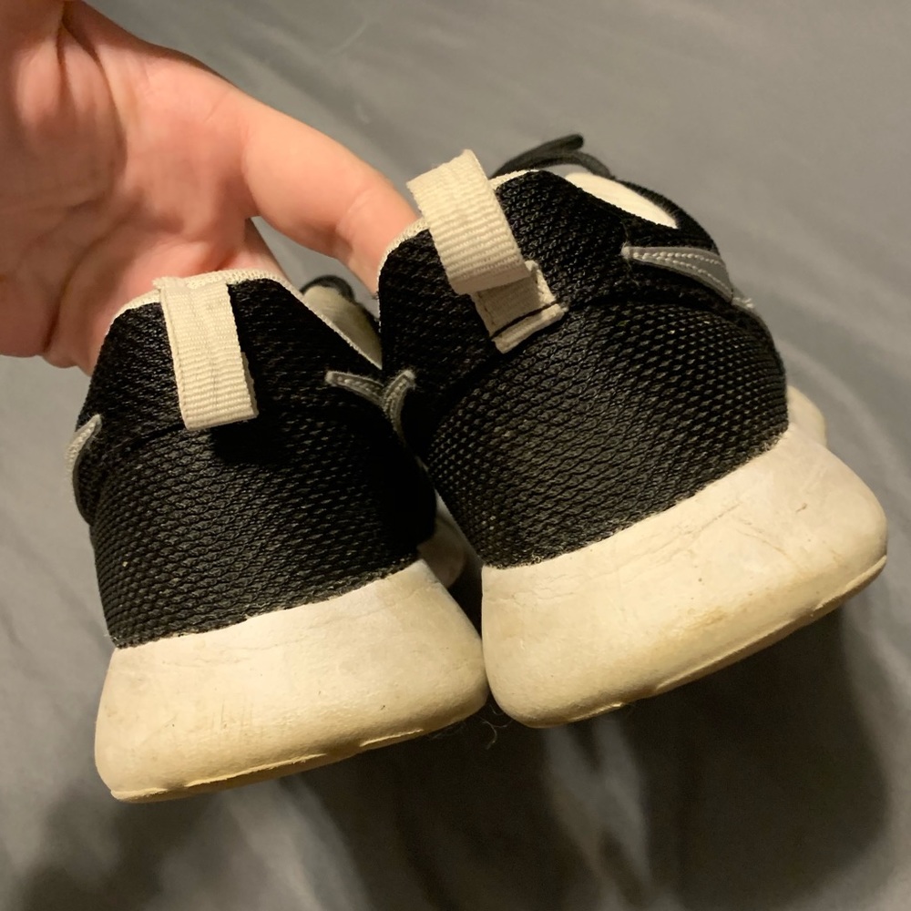Black Nike Roches - Picture 5 of 7